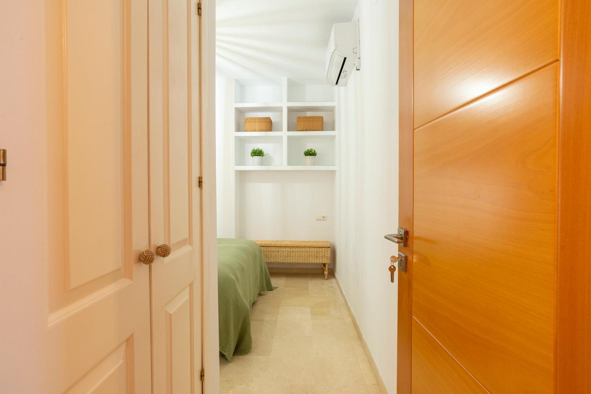 Apartment & Pool In Malaga City Center מראה חיצוני תמונה