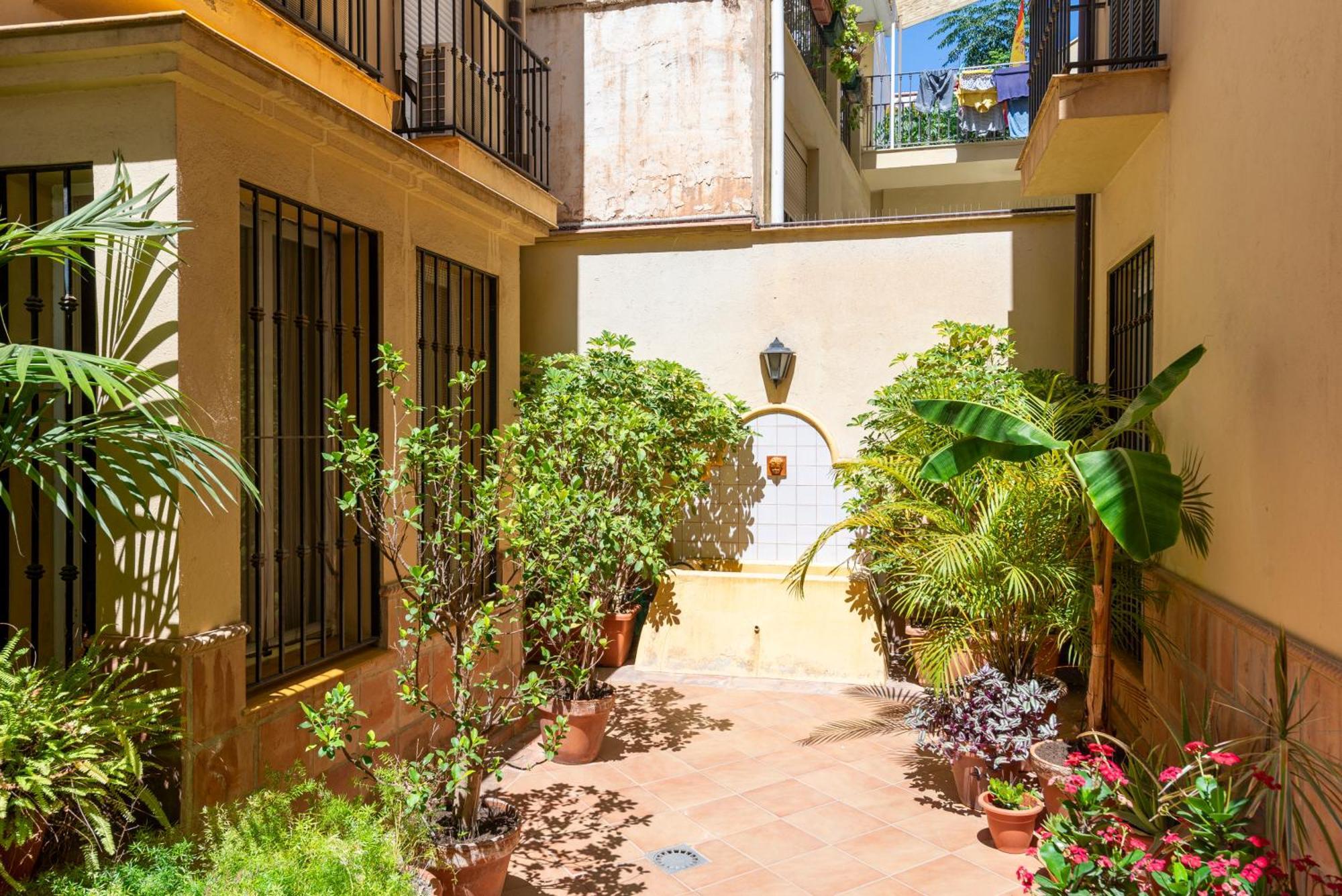 Apartment & Pool In Malaga City Center מראה חיצוני תמונה