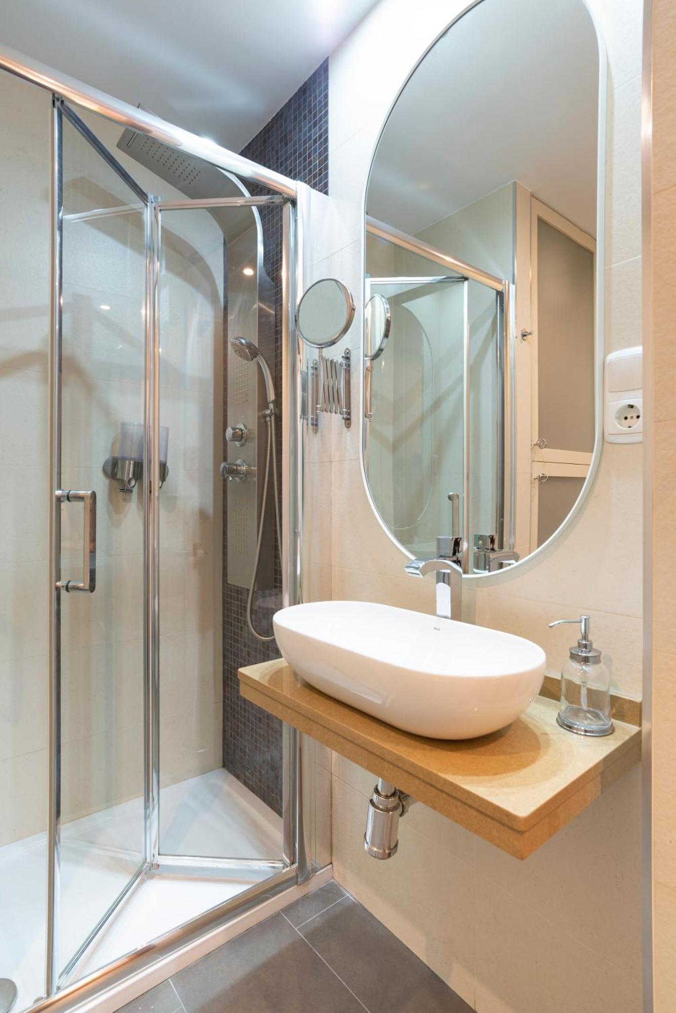 Apartment & Pool In Malaga City Center מראה חיצוני תמונה
