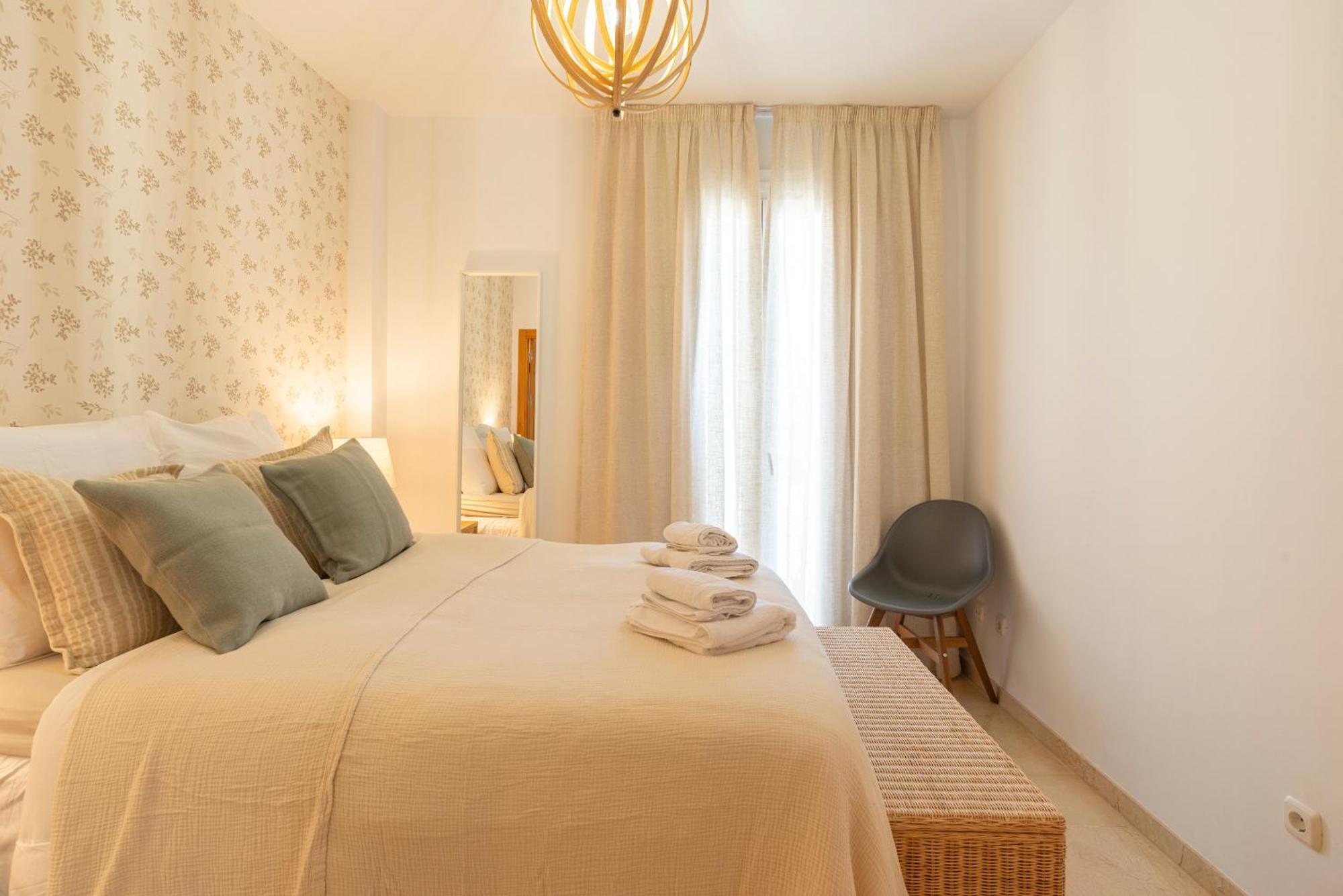 Apartment & Pool In Malaga City Center מראה חיצוני תמונה