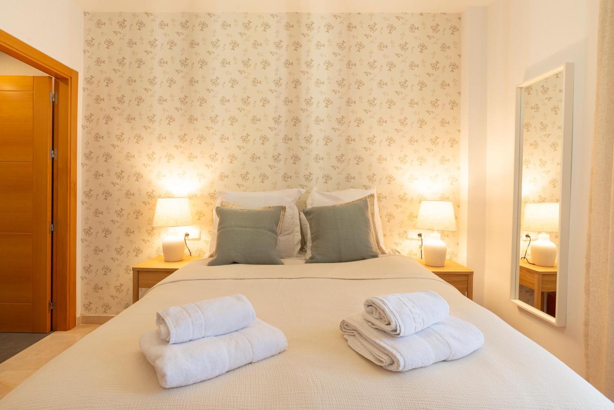 Apartment & Pool In Malaga City Center מראה חיצוני תמונה