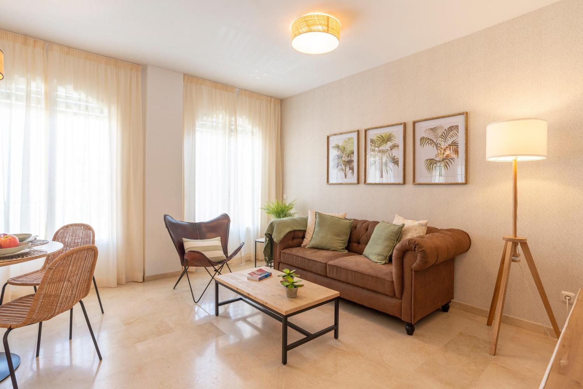 Apartment & Pool In Malaga City Center מראה חיצוני תמונה