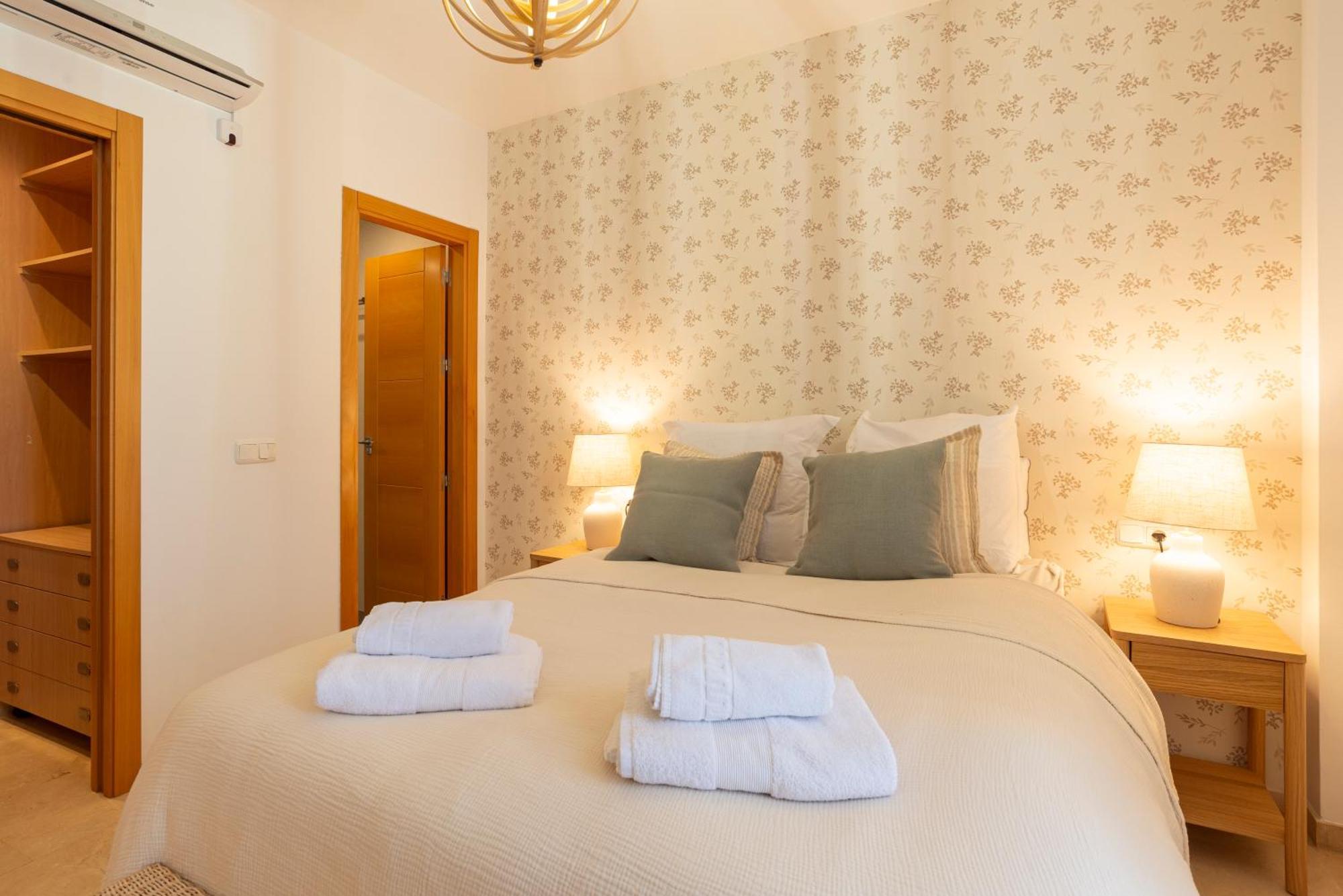 Apartment & Pool In Malaga City Center מראה חיצוני תמונה